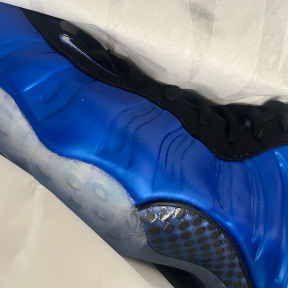 Nike Air Foamposite Royal (2024) - Picture 3 of 12